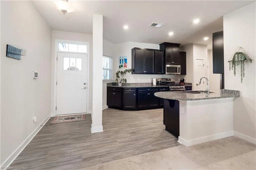 Smithfield, Virginia 23430, United States, 3 Bedrooms Bedrooms, ,3 BathroomsBathrooms,Residential,Pending,20301