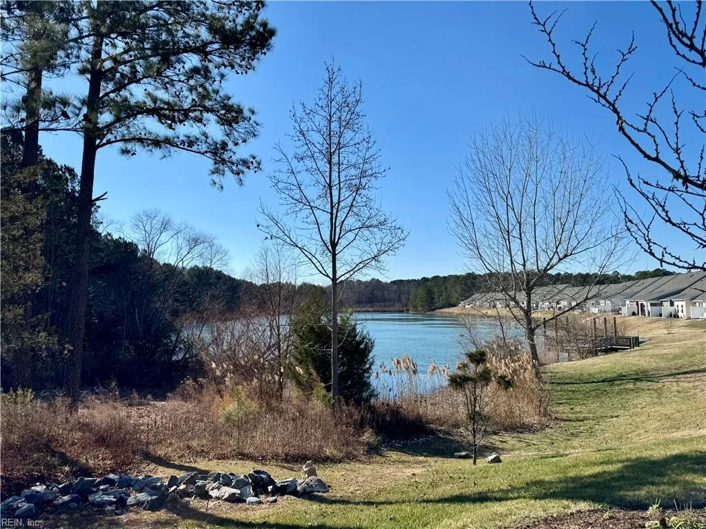 Smithfield, Virginia 23430, United States, 3 Bedrooms Bedrooms, ,3 BathroomsBathrooms,Residential,Pending,20301