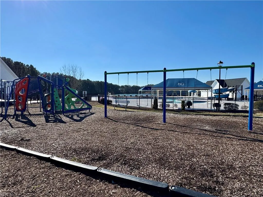 Smithfield, Virginia 23430, United States, 3 Bedrooms Bedrooms, ,3 BathroomsBathrooms,Residential,Pending,20301