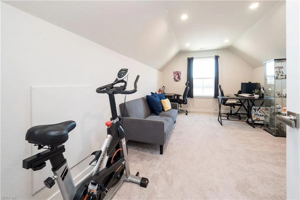 Smithfield, Virginia 23430, United States, 3 Bedrooms Bedrooms, ,3 BathroomsBathrooms,Residential,Pending,20301