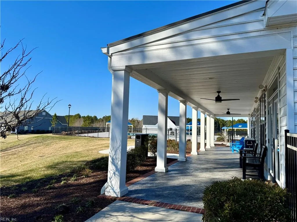 Smithfield, Virginia 23430, United States, 3 Bedrooms Bedrooms, ,3 BathroomsBathrooms,Residential,Pending,20301