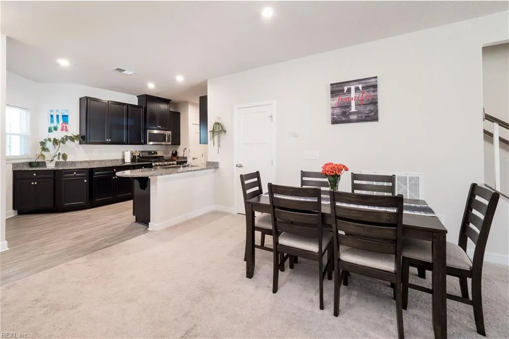 Smithfield, Virginia 23430, United States, 3 Bedrooms Bedrooms, ,3 BathroomsBathrooms,Residential,Pending,20301