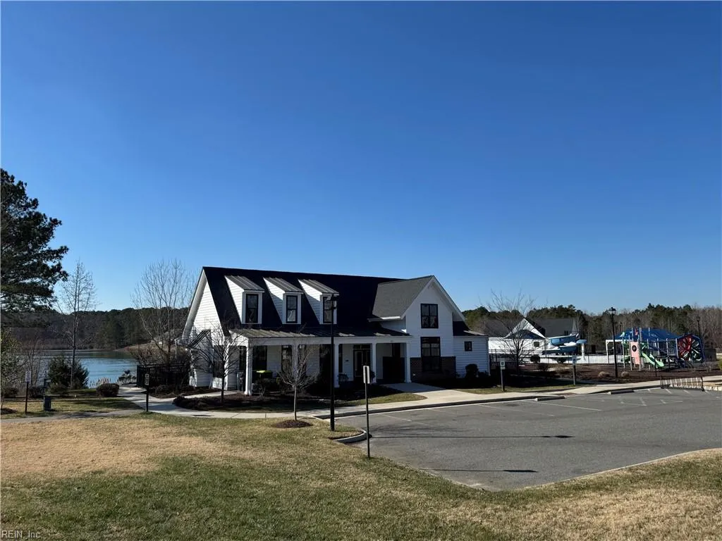 Smithfield, Virginia 23430, United States, 3 Bedrooms Bedrooms, ,3 BathroomsBathrooms,Residential,Pending,20301