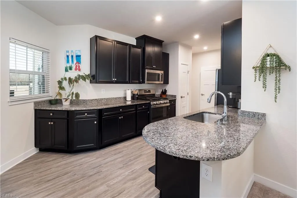 Smithfield, Virginia 23430, United States, 3 Bedrooms Bedrooms, ,3 BathroomsBathrooms,Residential,Pending,20301