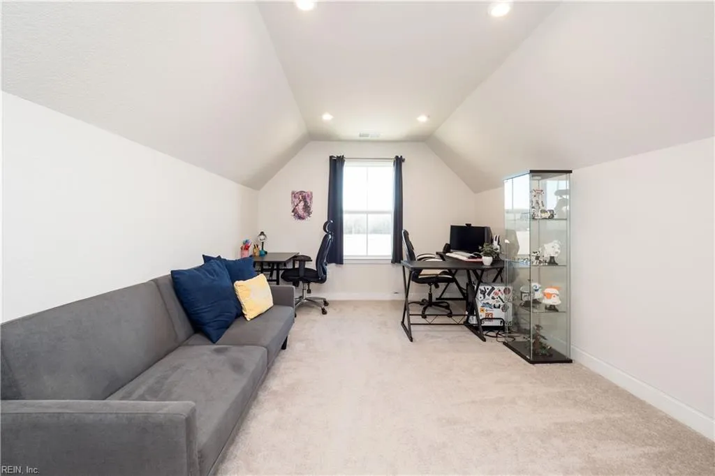 Smithfield, Virginia 23430, United States, 3 Bedrooms Bedrooms, ,3 BathroomsBathrooms,Residential,Pending,20301