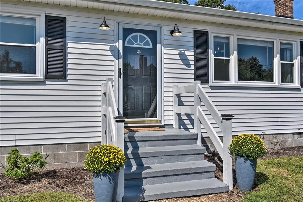 Deltaville, Virginia 23043, United States, 3 Bedrooms Bedrooms, ,1 BathroomBathrooms,Residential,Active,96919