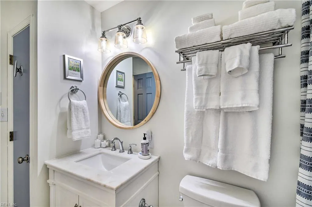 Deltaville, Virginia 23043, United States, 3 Bedrooms Bedrooms, ,1 BathroomBathrooms,Residential,Active,96919