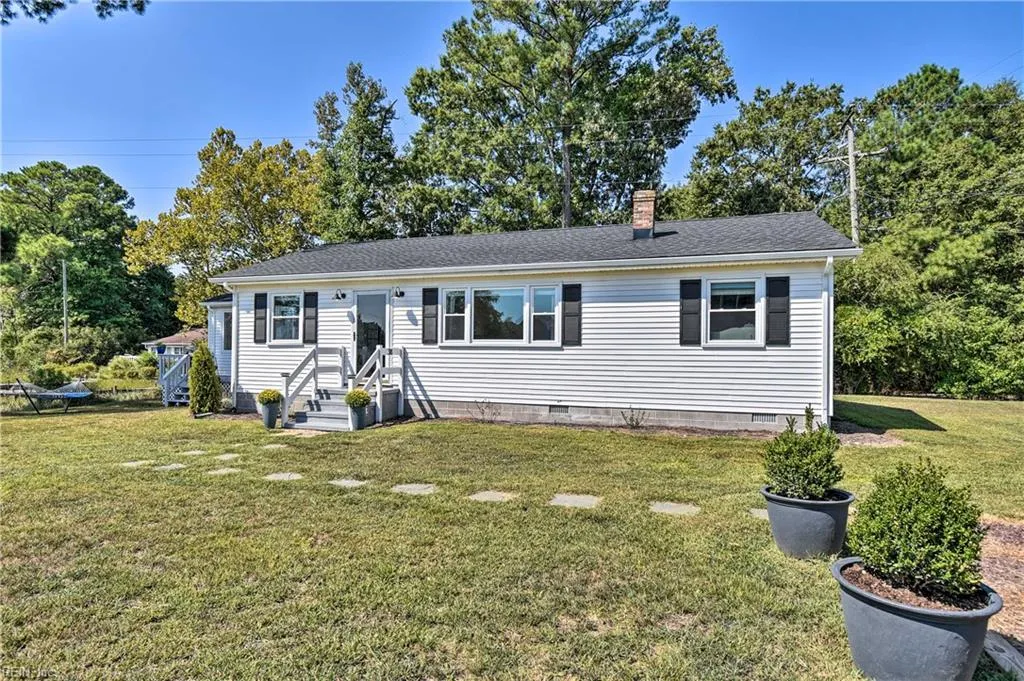 Deltaville, Virginia 23043, United States, 3 Bedrooms Bedrooms, ,1 BathroomBathrooms,Residential,Active,96919