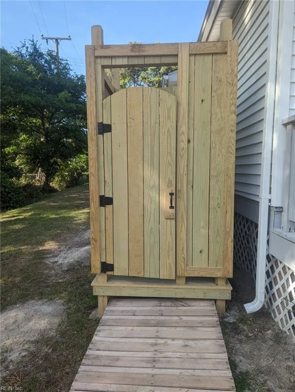 Deltaville, Virginia 23043, United States, 3 Bedrooms Bedrooms, ,1 BathroomBathrooms,Residential,Active,96919