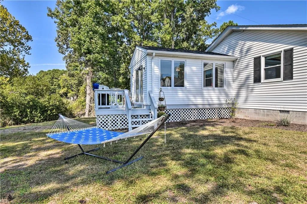 Deltaville, Virginia 23043, United States, 3 Bedrooms Bedrooms, ,1 BathroomBathrooms,Residential,Active,96919