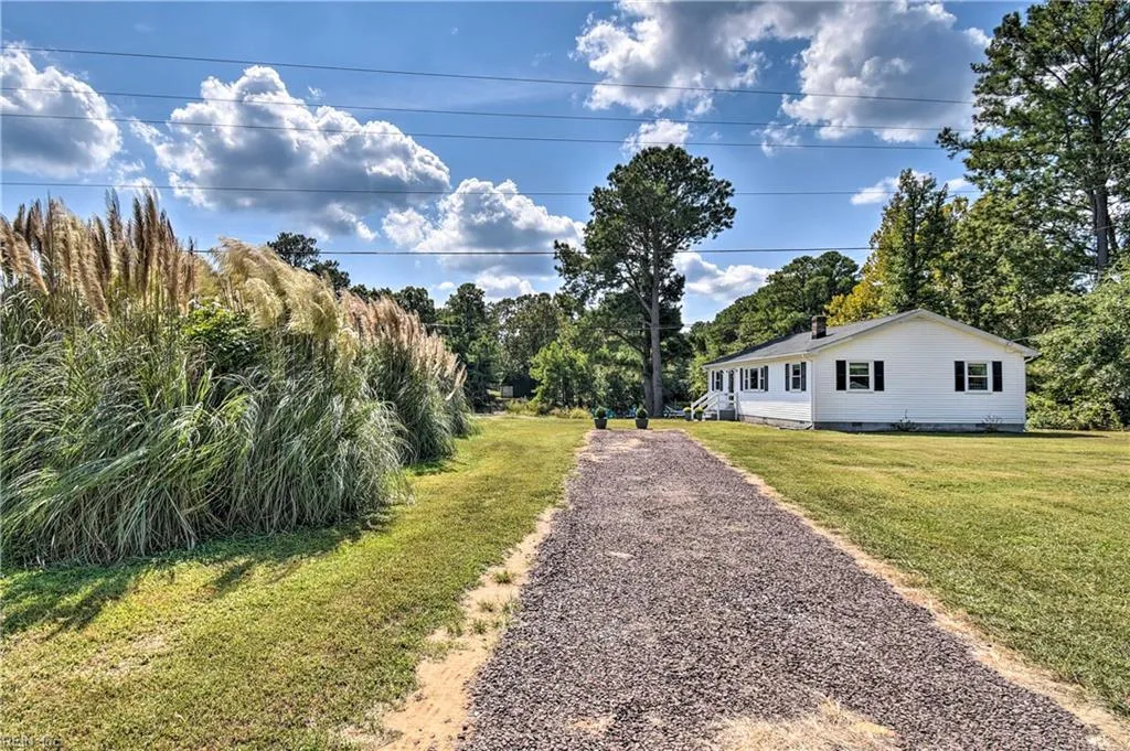 Deltaville, Virginia 23043, United States, 3 Bedrooms Bedrooms, ,1 BathroomBathrooms,Residential,Active,96919
