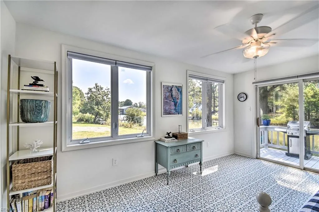 Deltaville, Virginia 23043, United States, 3 Bedrooms Bedrooms, ,1 BathroomBathrooms,Residential,Active,96919