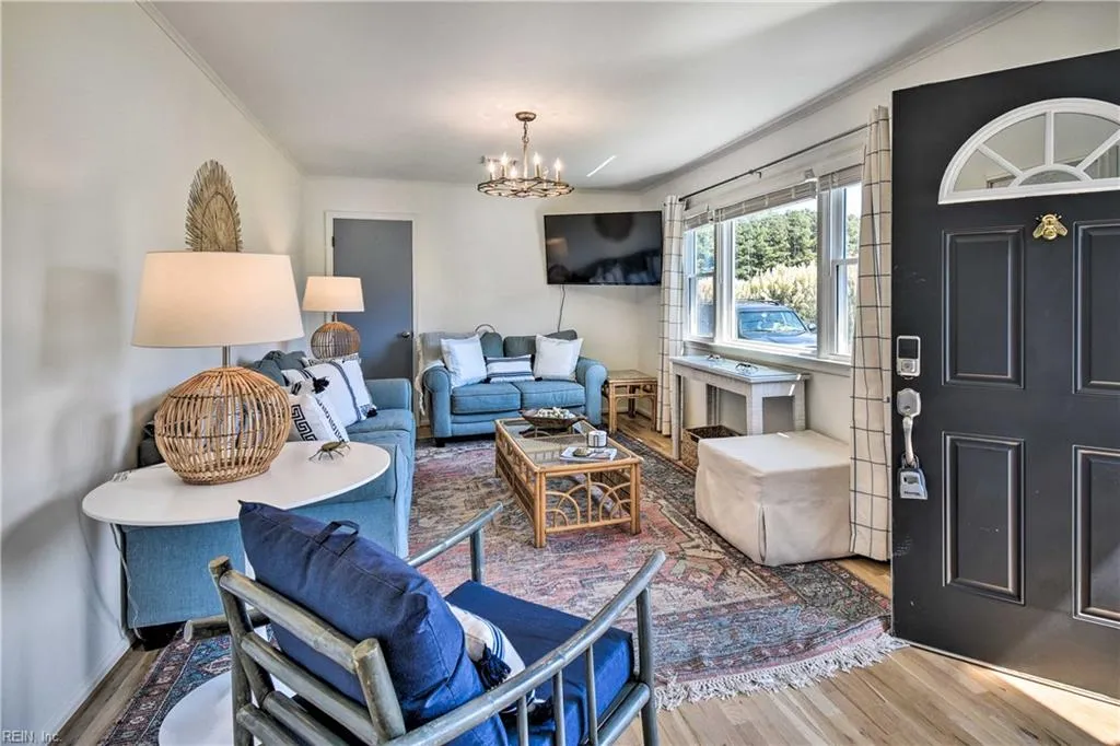 Deltaville, Virginia 23043, United States, 3 Bedrooms Bedrooms, ,1 BathroomBathrooms,Residential,Active,96919