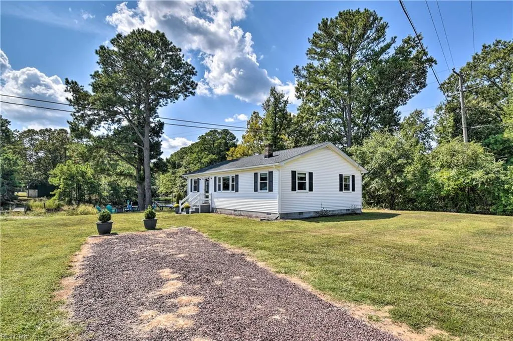 Deltaville, Virginia 23043, United States, 3 Bedrooms Bedrooms, ,1 BathroomBathrooms,Residential,Active,96919