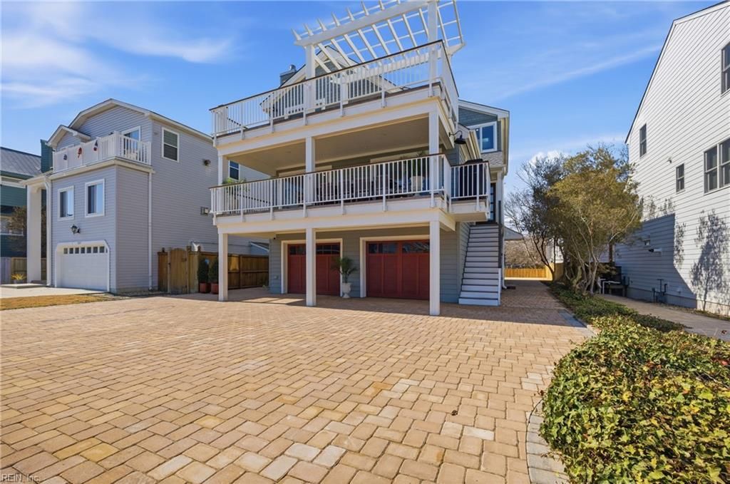 Photo of 713 Vanderbilt Avenue, Virginia Beach, VA 23451 (MLS # 10620641)