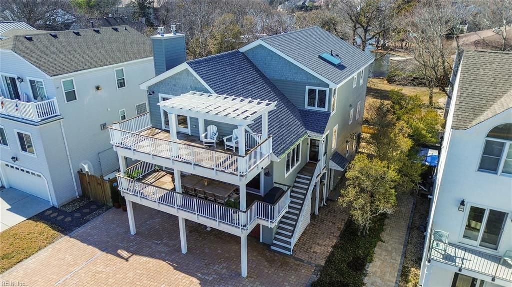 Photo of 713 Vanderbilt Avenue, Virginia Beach, VA 23451 (MLS # 10620641)
