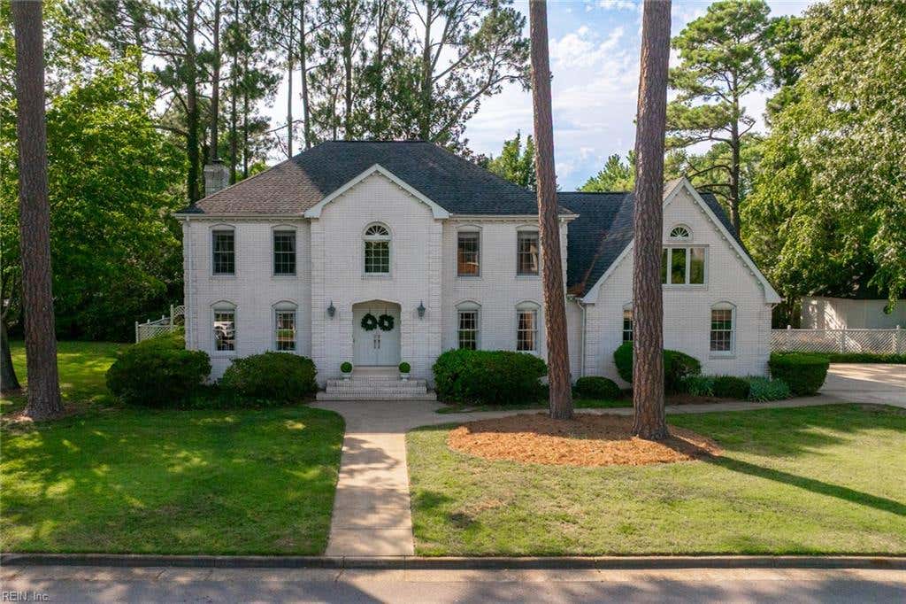 Photo of 821 Quail Pointe Cove, Virginia Beach, VA 23454 (MLS # 10643553)