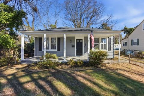 Photo of 62 Buxton Avenue, Newport News, VA 23607 (MLS # 10615818)