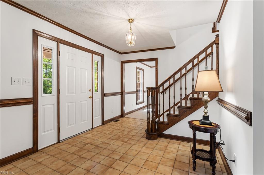 111 Pinepoint RD