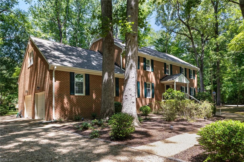 111 Pinepoint RD