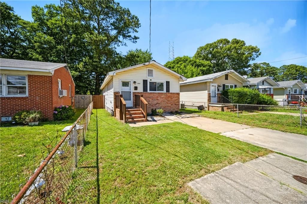 Photo of 825 North Avenue, Newport News, VA 23605 (MLS # 10640172)