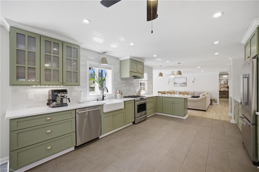 Virginia Beach, Virginia, 23454, United States, 5 Bedrooms Bedrooms, ,3 BathroomsBathrooms,Residential,Active,2042207