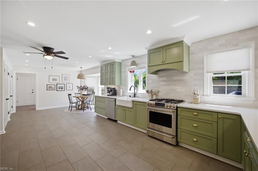 Virginia Beach, Virginia, 23454, United States, 5 Bedrooms Bedrooms, ,3 BathroomsBathrooms,Residential,Active,2042207