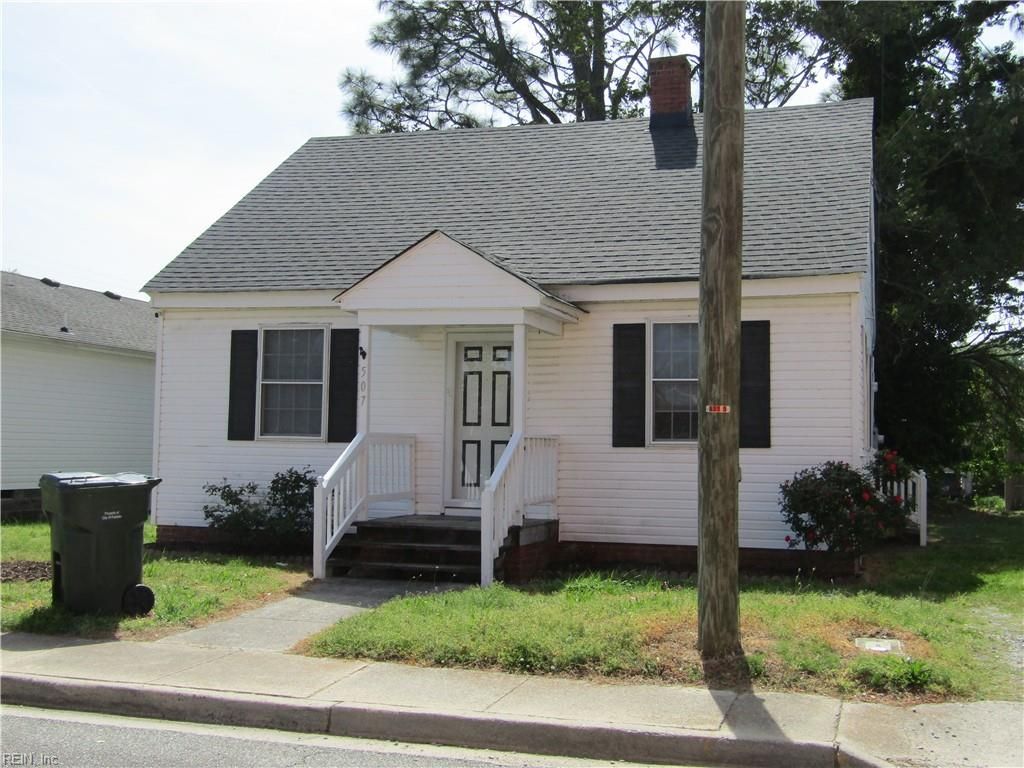 Photo of 507 Middle Street, Franklin, VA 23851 (MLS # 10628827)