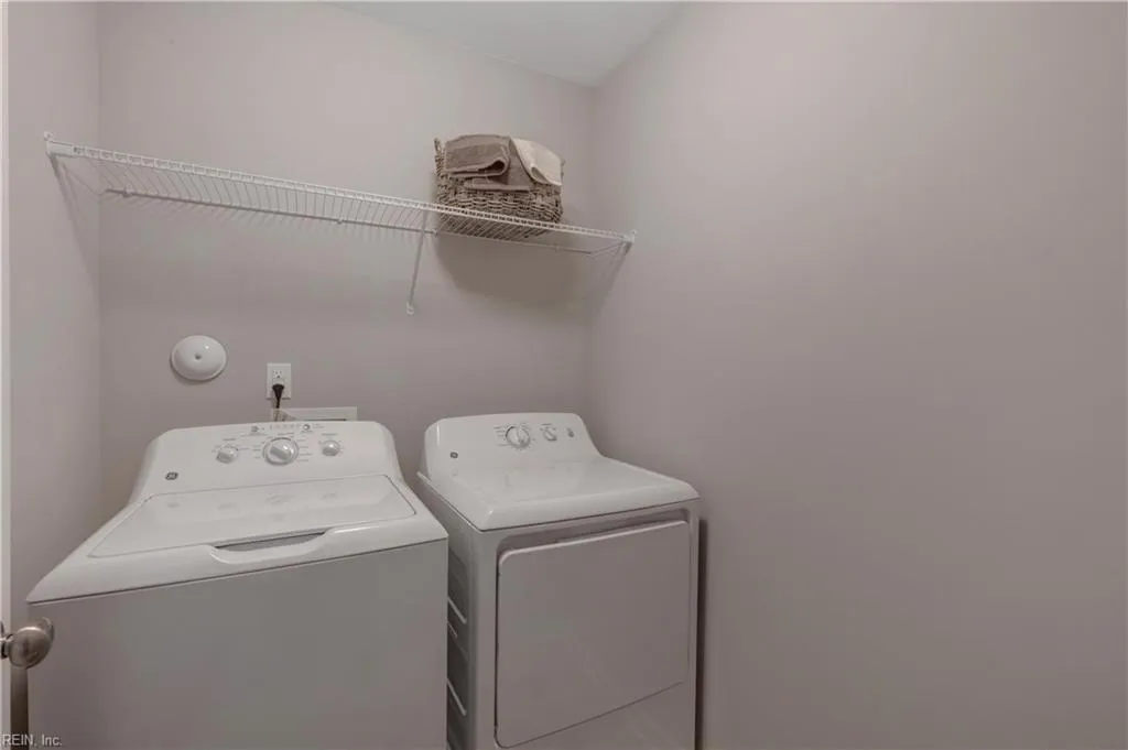 Suffolk, Virginia 23434, United States, 5 Bedrooms Bedrooms, ,3 BathroomsBathrooms,Residential,Active,171225