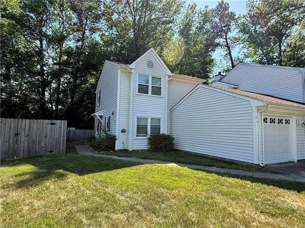 Photo of 12 Romsey Circle, Chesapeake, VA 23320 (MLS # 10633238)