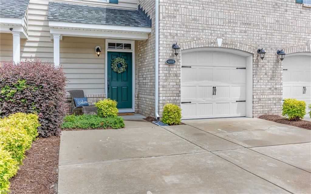 Photo of 488 Fieldstone Glen Way, Virginia Beach, VA 23454 (MLS # 10634074)