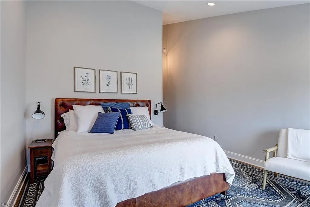 Virginia Beach, Virginia 23451, United States, 3 Bedrooms Bedrooms, ,3 BathroomsBathrooms,Residential,Pending,12704