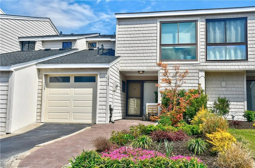 Virginia Beach, Virginia 23451, United States, 3 Bedrooms Bedrooms, ,3 BathroomsBathrooms,Residential,Pending,12704