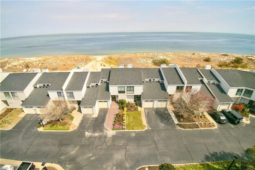 Virginia Beach, Virginia 23451, United States, 3 Bedrooms Bedrooms, ,3 BathroomsBathrooms,Residential,Pending,12704