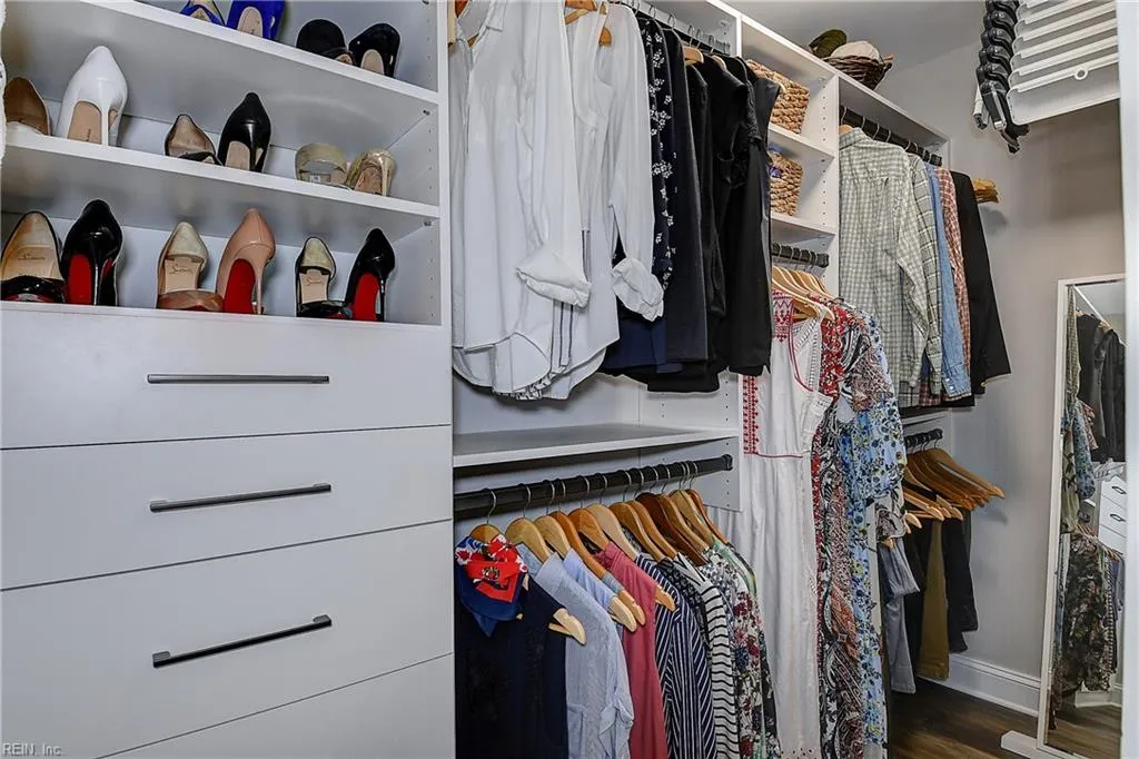 Virginia Beach, Virginia 23451, United States, 3 Bedrooms Bedrooms, ,3 BathroomsBathrooms,Residential,Pending,12704