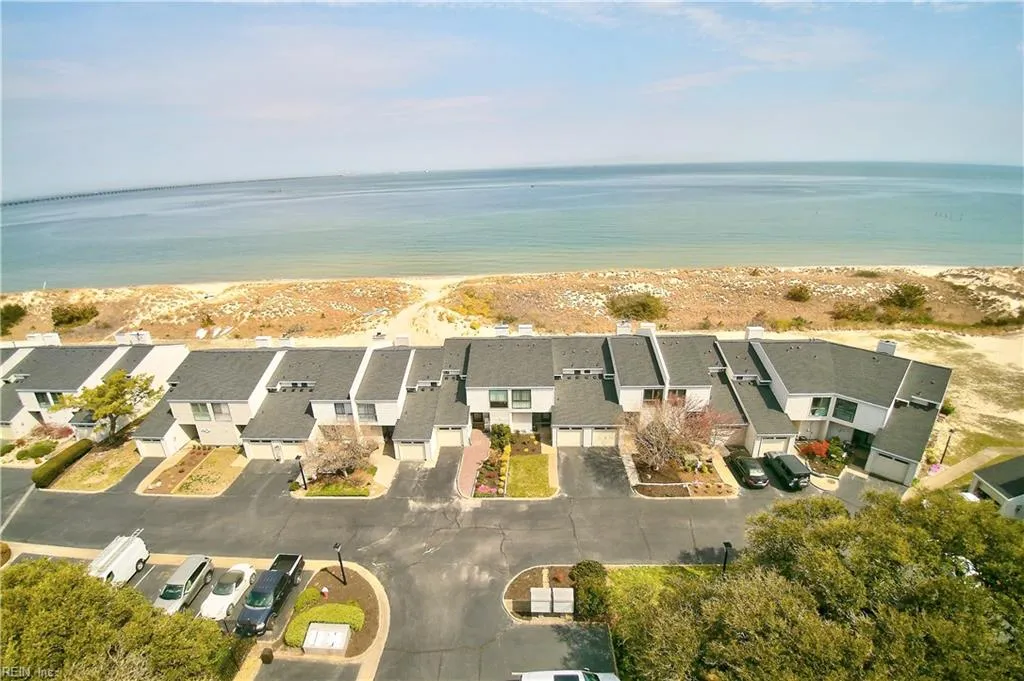 Virginia Beach, Virginia 23451, United States, 3 Bedrooms Bedrooms, ,3 BathroomsBathrooms,Residential,Pending,12704
