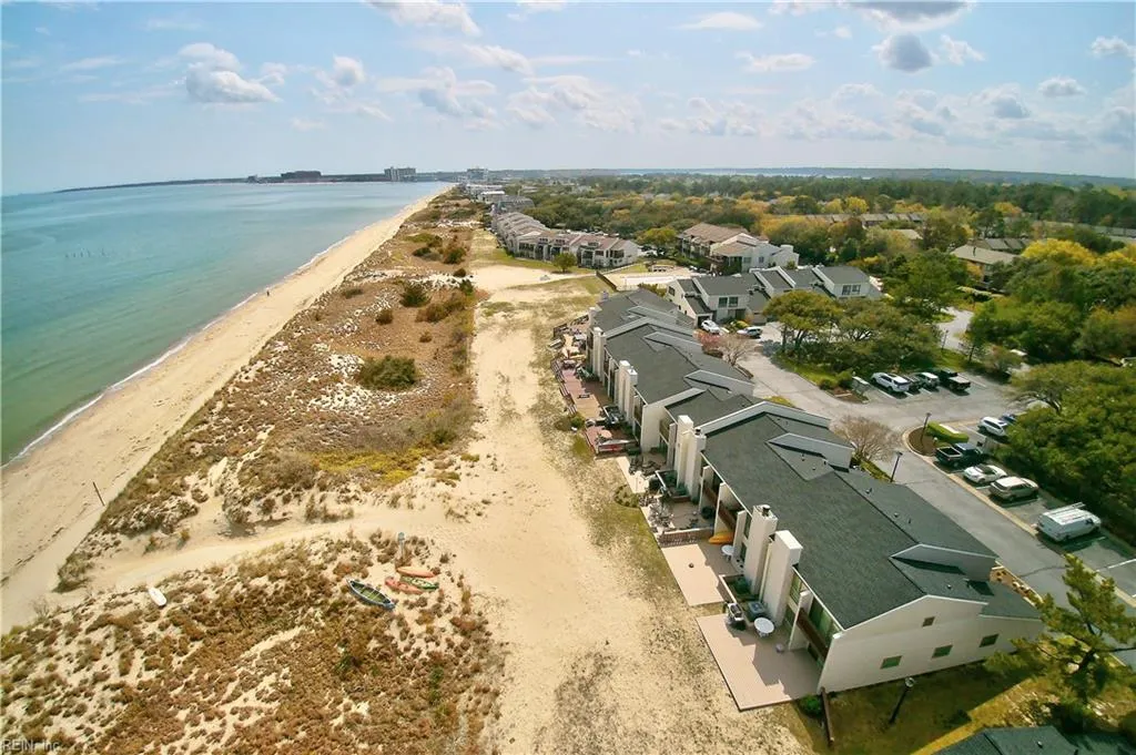 Virginia Beach, Virginia 23451, United States, 3 Bedrooms Bedrooms, ,3 BathroomsBathrooms,Residential,Pending,12704