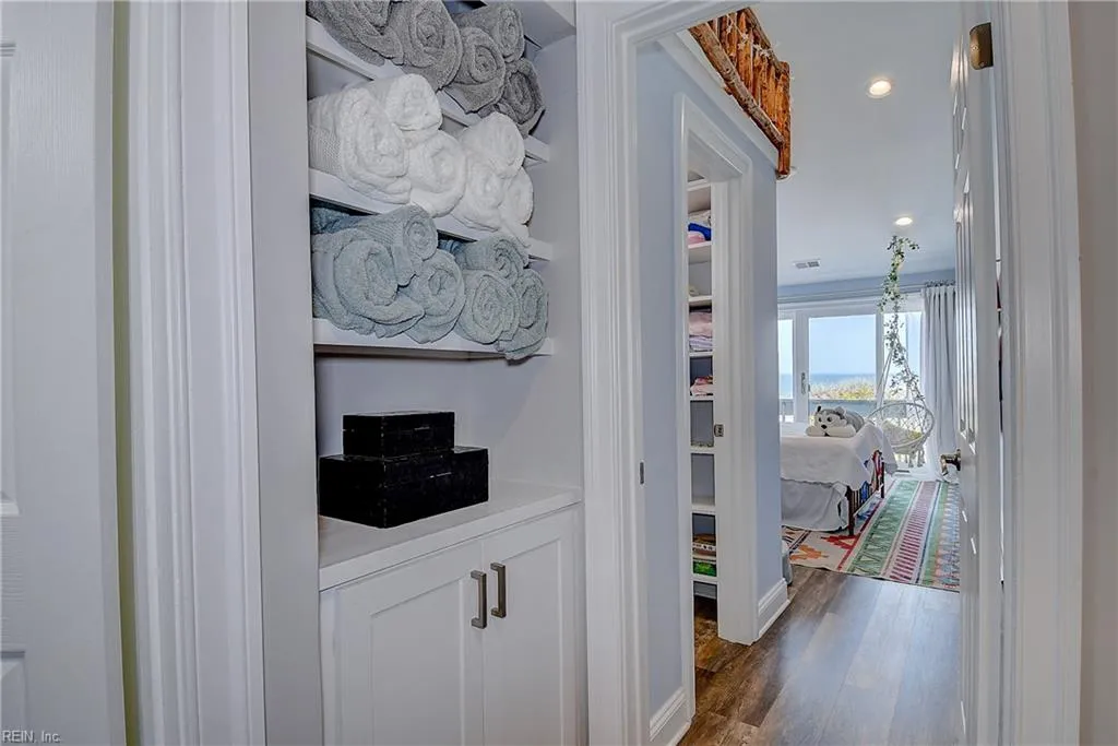 Virginia Beach, Virginia 23451, United States, 3 Bedrooms Bedrooms, ,3 BathroomsBathrooms,Residential,Pending,12704