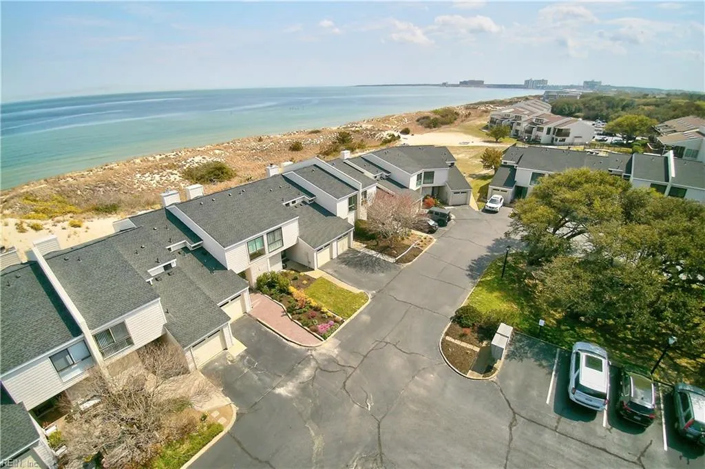 Virginia Beach, Virginia 23451, United States, 3 Bedrooms Bedrooms, ,3 BathroomsBathrooms,Residential,Pending,12704