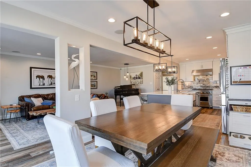 Virginia Beach, Virginia 23451, United States, 3 Bedrooms Bedrooms, ,3 BathroomsBathrooms,Residential,Pending,12704