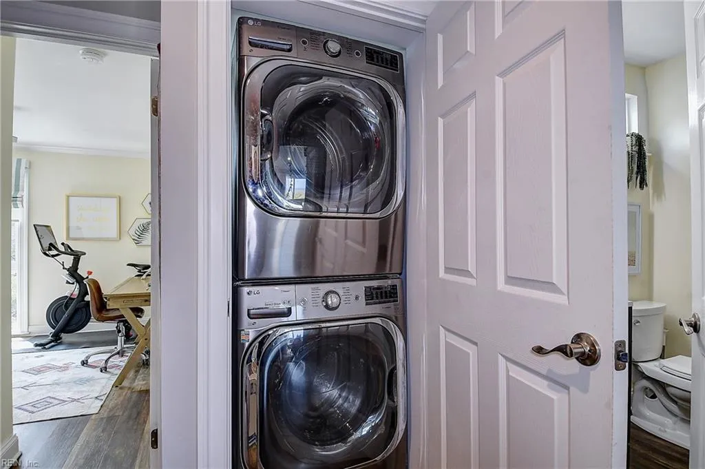 Virginia Beach, Virginia 23451, United States, 3 Bedrooms Bedrooms, ,3 BathroomsBathrooms,Residential,Pending,12704