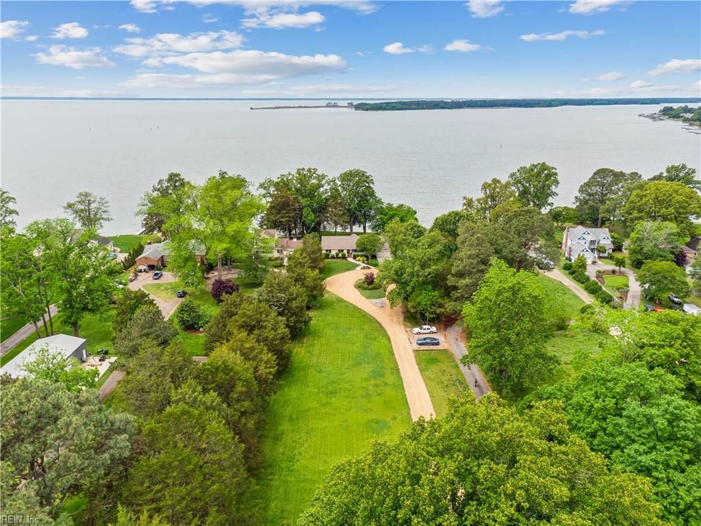 Photo of 33 Haughton Lane, Newport News, VA 23606 (MLS # 10632543)