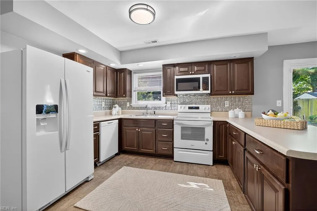 Virginia Beach, Virginia 23454, United States, 3 Bedrooms Bedrooms, ,3 BathroomsBathrooms,Residential,Active,200265