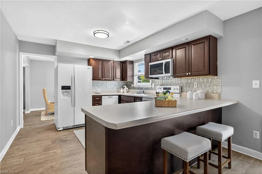 Virginia Beach, Virginia 23454, United States, 3 Bedrooms Bedrooms, ,3 BathroomsBathrooms,Residential,Active,200265