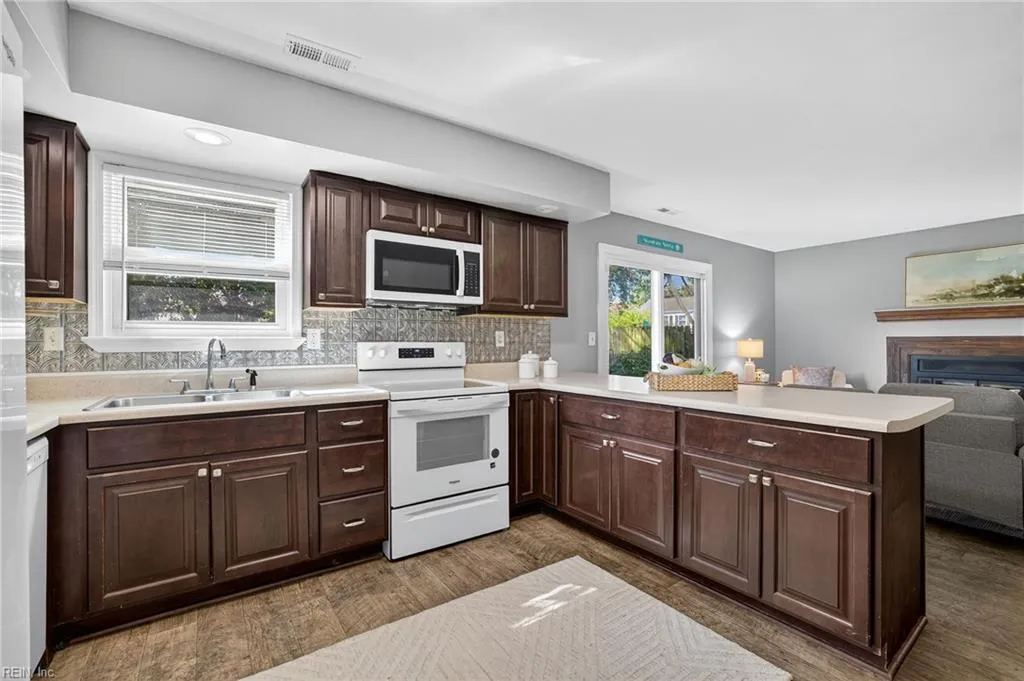 Virginia Beach, Virginia 23454, United States, 3 Bedrooms Bedrooms, ,3 BathroomsBathrooms,Residential,Active,200265