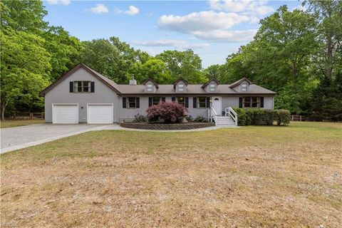 Photo of 116 Timberwood Drive, Williamsburg, VA 23188 (MLS # 10631731)