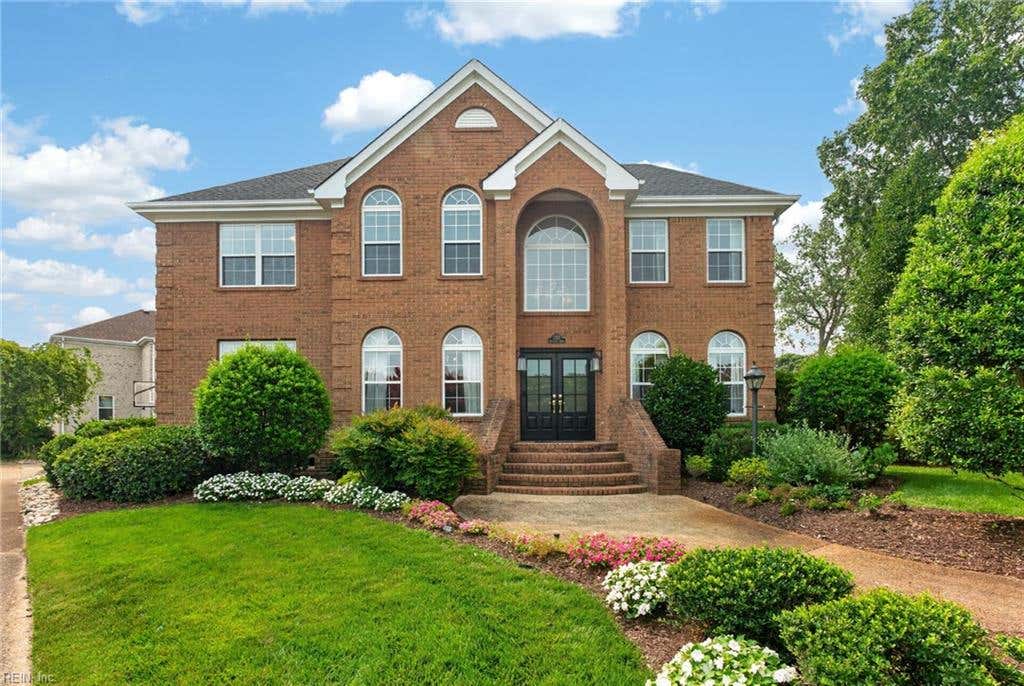Photo of 1700 Maze Hill Mews, Virginia Beach, VA 23455 (MLS # 10650945)