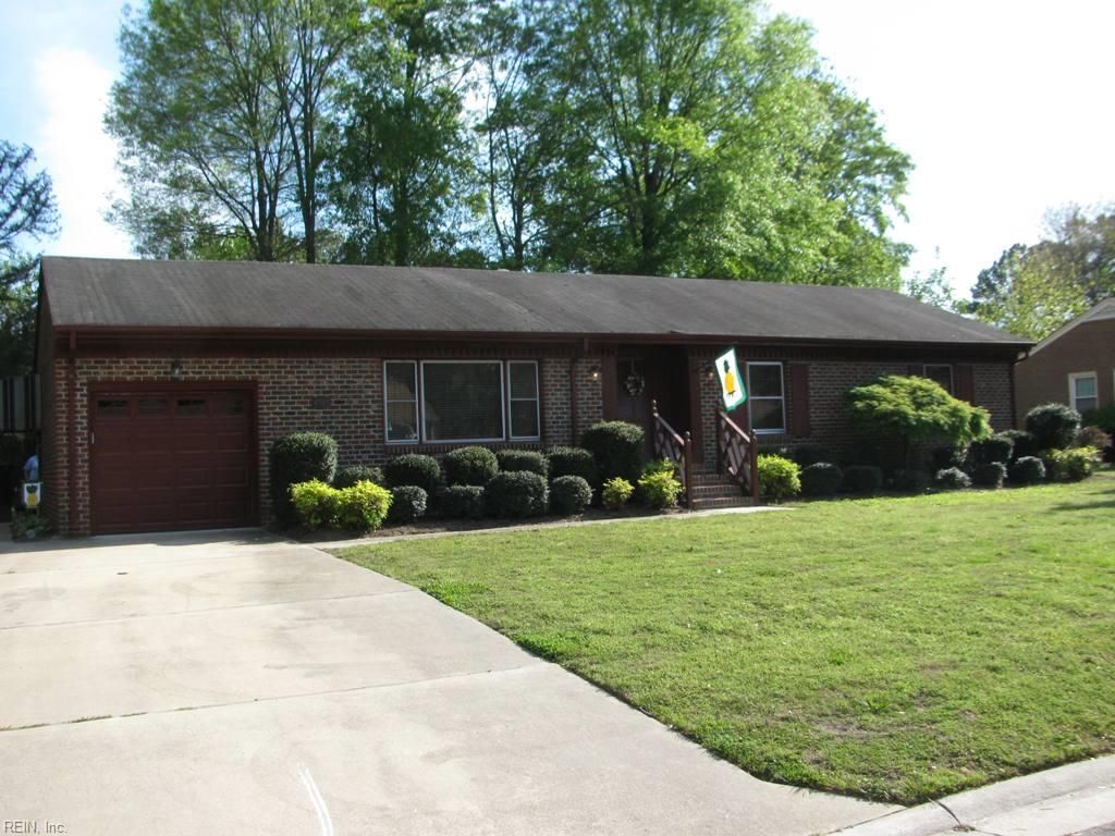 Photo of 4513 Buckingham Drive, Portsmouth, VA 23703 (MLS # 10621230)