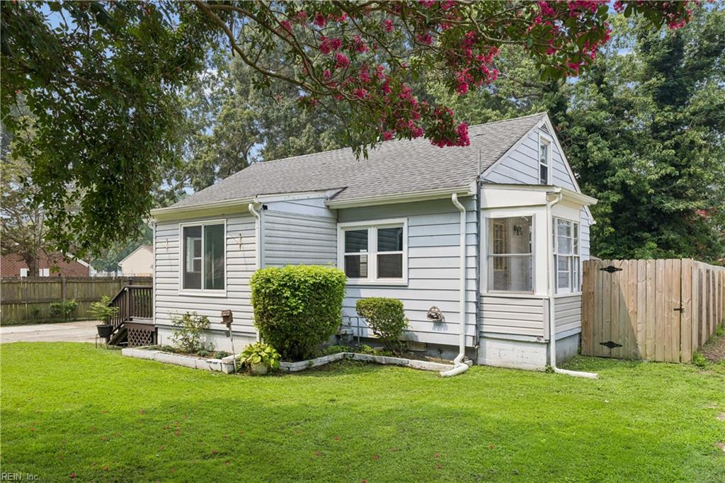 Photo of 1 Baxter Street, Hampton, VA 23669 (MLS # 10645046)
