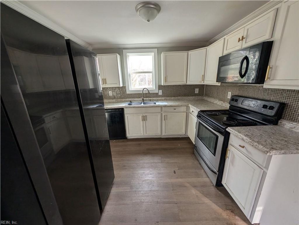 Photo of 214 Knight Street, Suffolk, VA 23434 (MLS # 10618437)